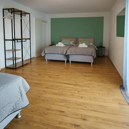 Immostay #2 -moderne Mit Zwei Balkonen, Wlan & Parkmoeglichkeit *