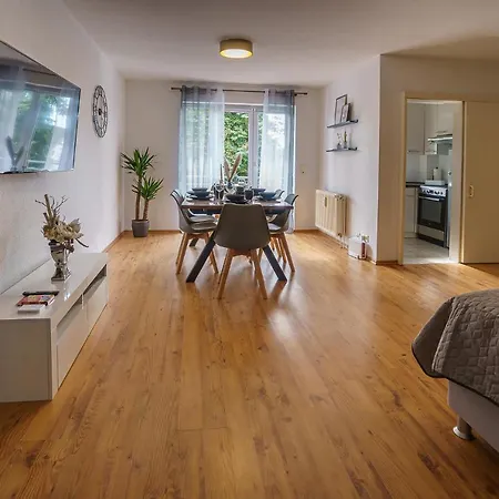 Immostay #2 -moderne Mit Zwei Balkonen, Wlan & Parkmoeglichkeit דירה